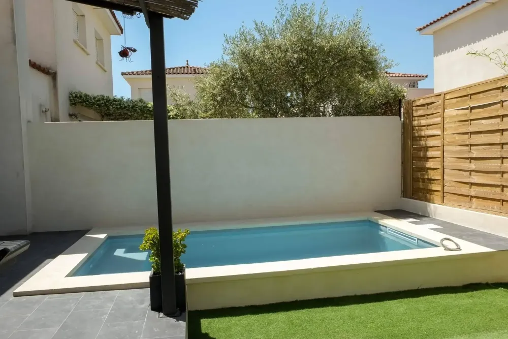 Piscine béton près de Saint-Chaptes